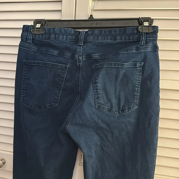 Talbots Dark Denim Size 8 Straight Skinny Leg EUC - Picture 6 of 6